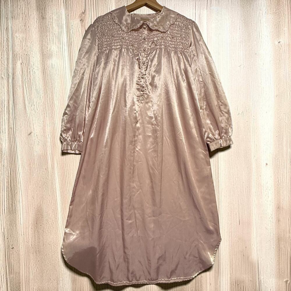 VTG Intimate Moods PLUS SIZE 1X Pink Satin Smocked Nightgown Rosettes Granny